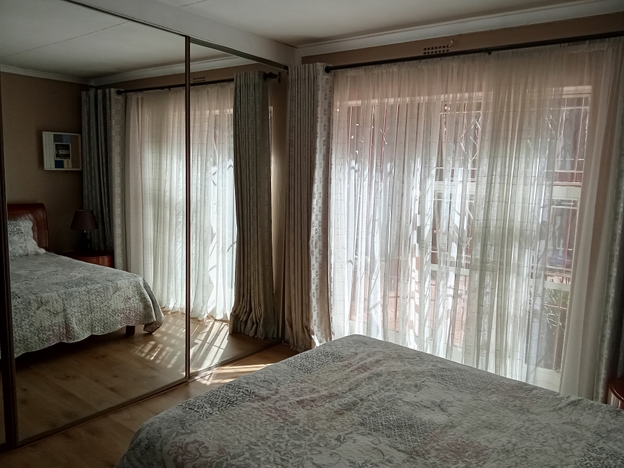 4 Bedroom Property for Sale in Weltevreden Park Gauteng
