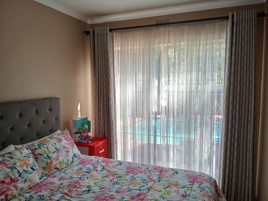 4 Bedroom Property for Sale in Weltevreden Park Gauteng