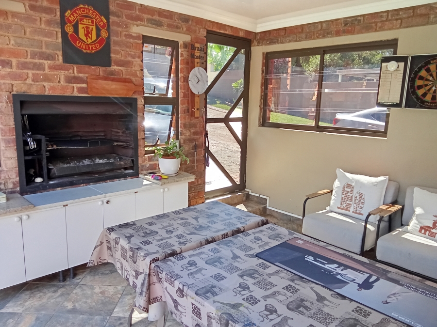4 Bedroom Property for Sale in Weltevreden Park Gauteng