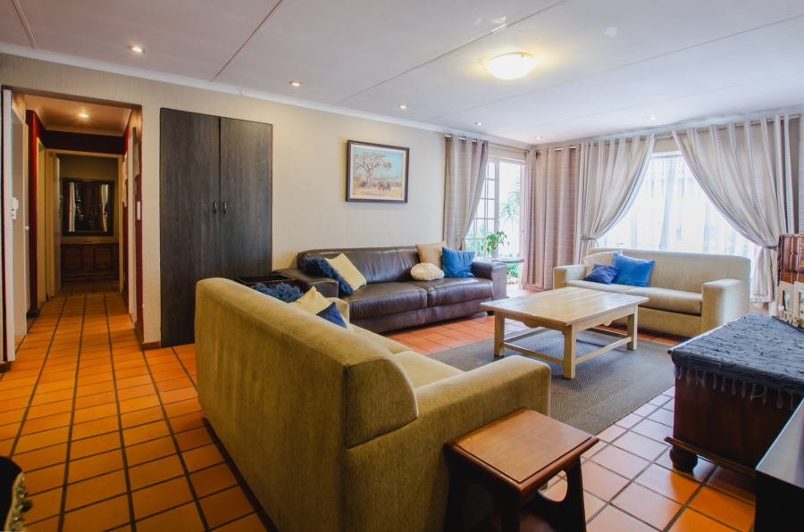 3 Bedroom Property for Sale in Faerie Glen Gauteng