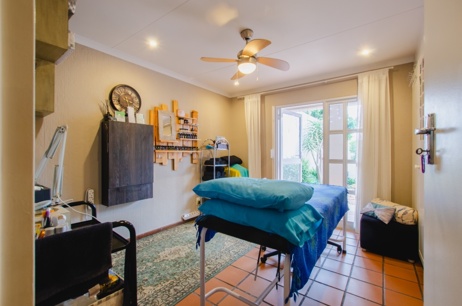 3 Bedroom Property for Sale in Faerie Glen Gauteng