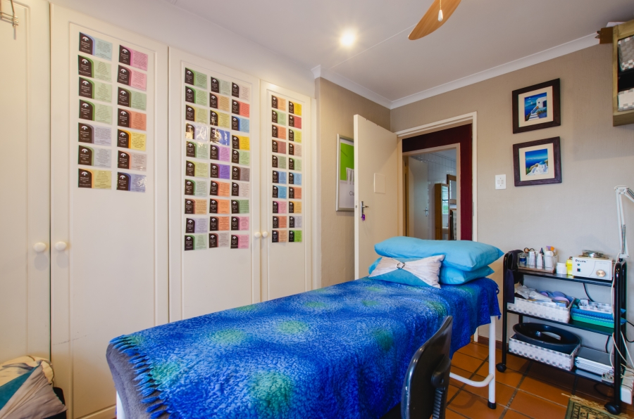 3 Bedroom Property for Sale in Faerie Glen Gauteng
