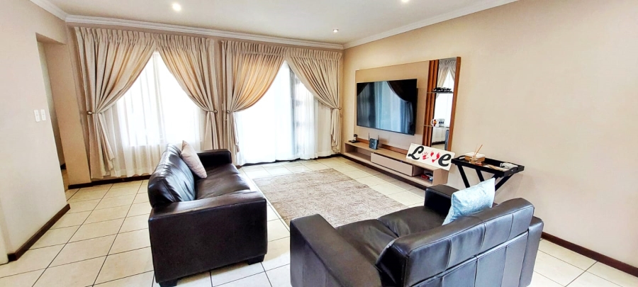 3 Bedroom Property for Sale in Halfway Gardens Gauteng