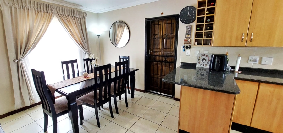 3 Bedroom Property for Sale in Halfway Gardens Gauteng