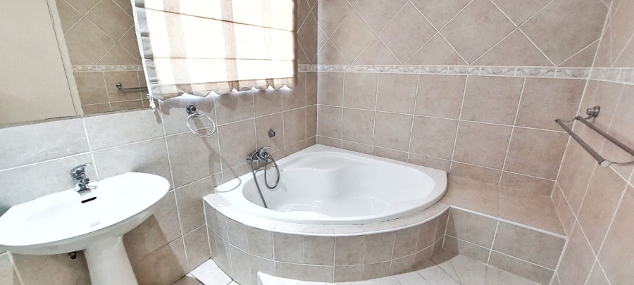 3 Bedroom Property for Sale in Halfway Gardens Gauteng