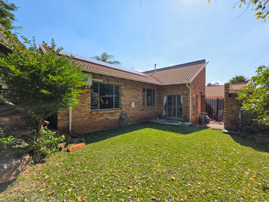 3 Bedroom Property for Sale in Garsfontein Gauteng