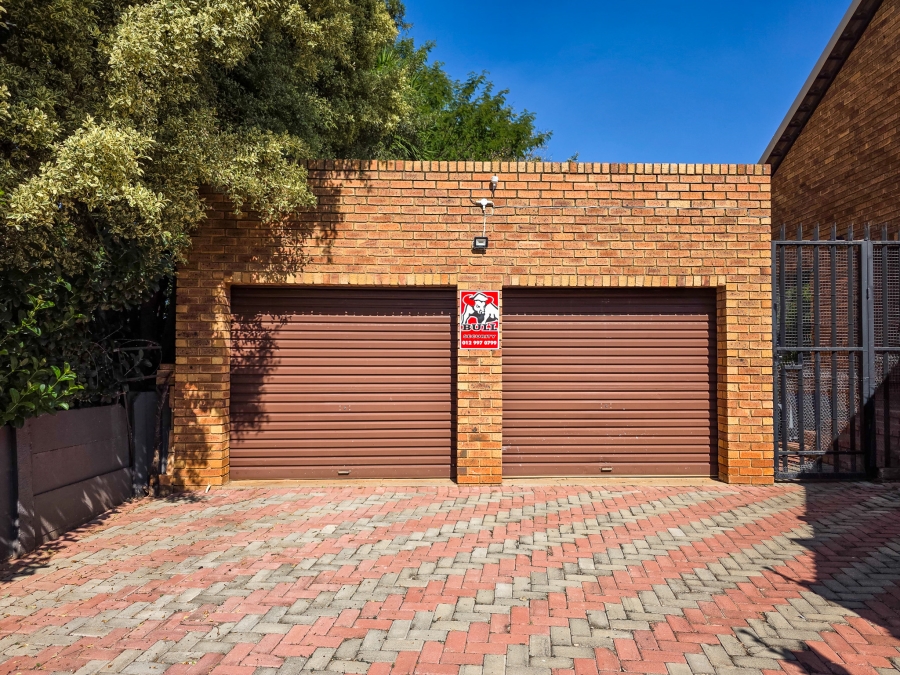 3 Bedroom Property for Sale in Garsfontein Gauteng