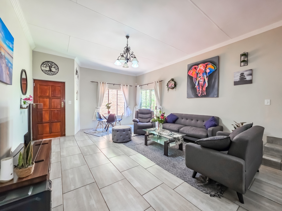 3 Bedroom Property for Sale in Garsfontein Gauteng