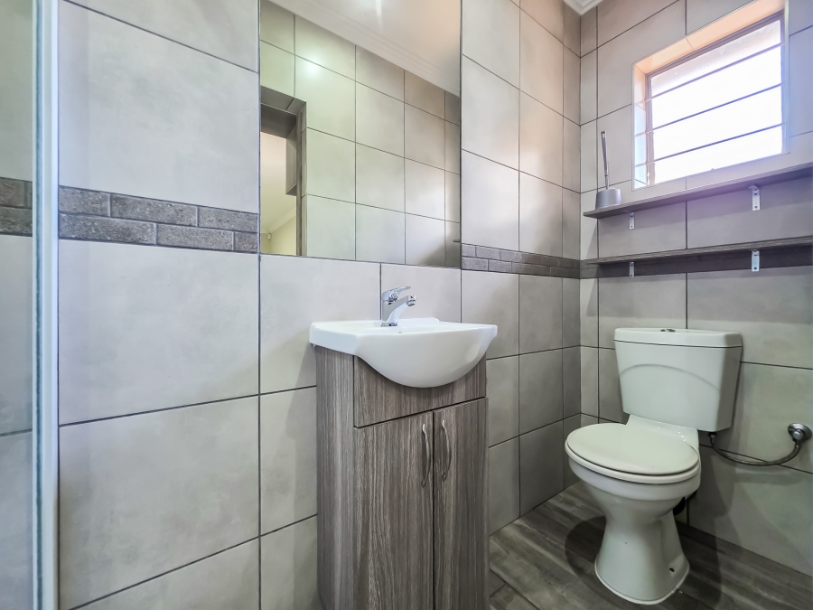 3 Bedroom Property for Sale in Garsfontein Gauteng