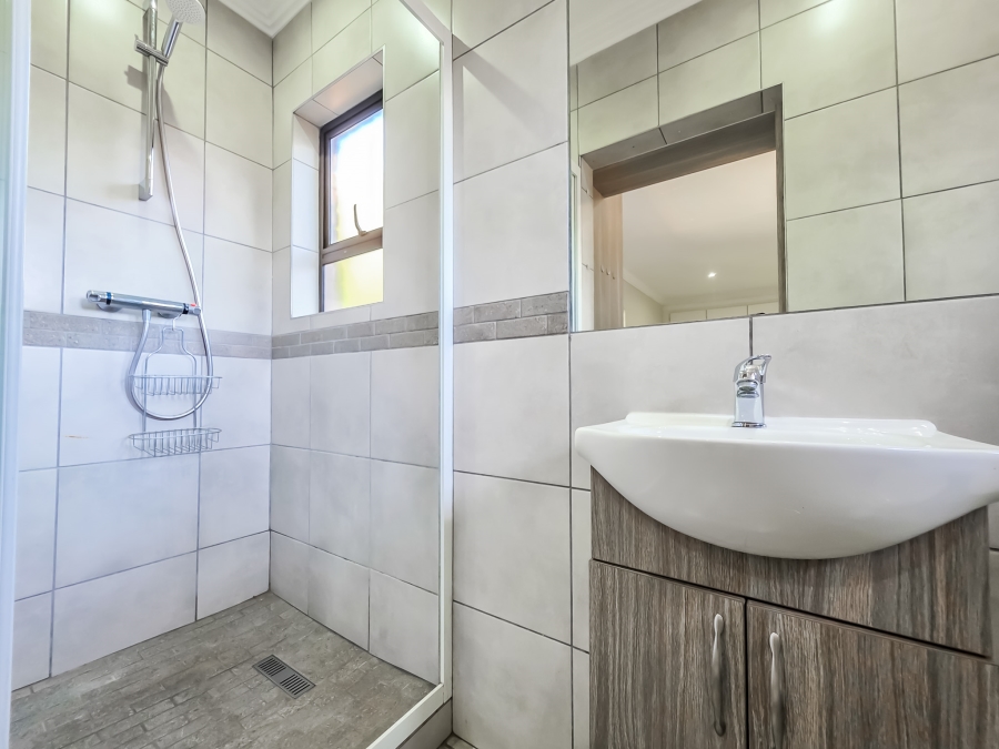 3 Bedroom Property for Sale in Garsfontein Gauteng