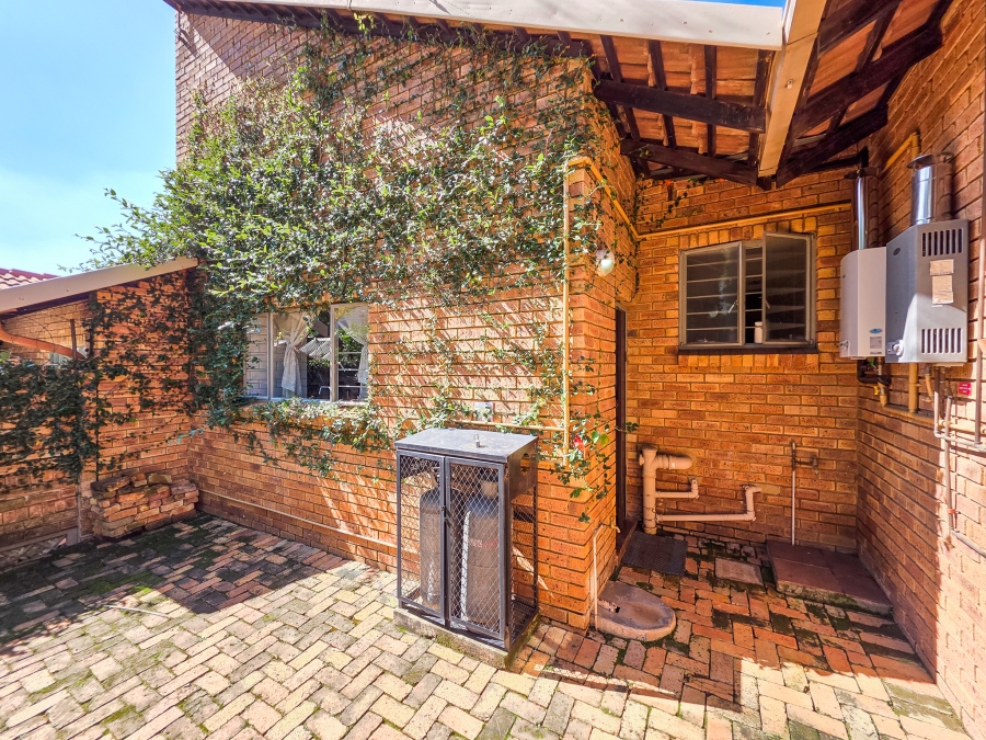 3 Bedroom Property for Sale in Garsfontein Gauteng