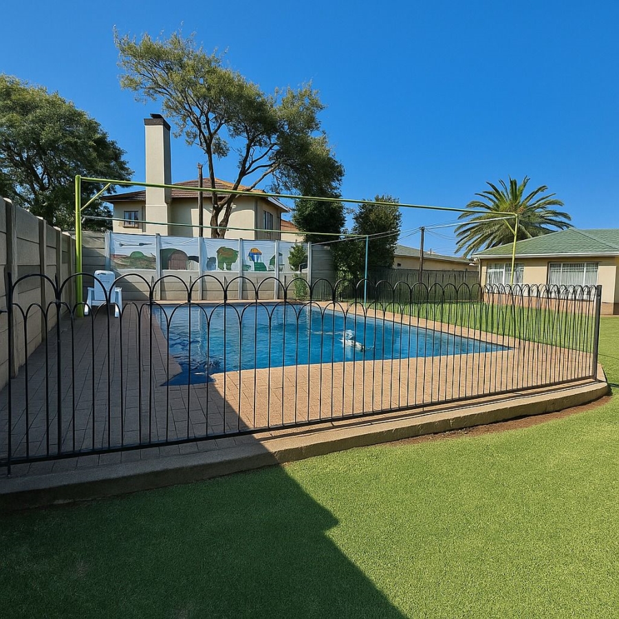 To Let 1 Bedroom Property for Rent in Verwoerdpark Gauteng