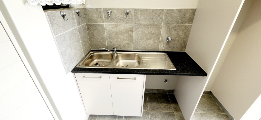 To Let 1 Bedroom Property for Rent in Montana Tuine Gauteng