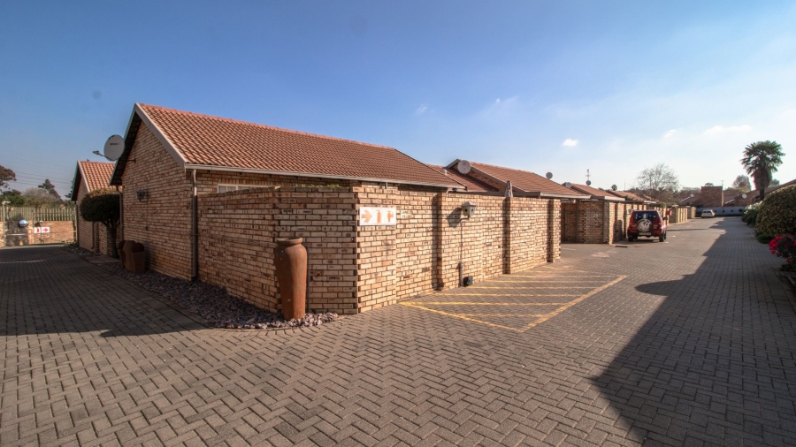 2 Bedroom Property for Sale in Brentwood Gauteng