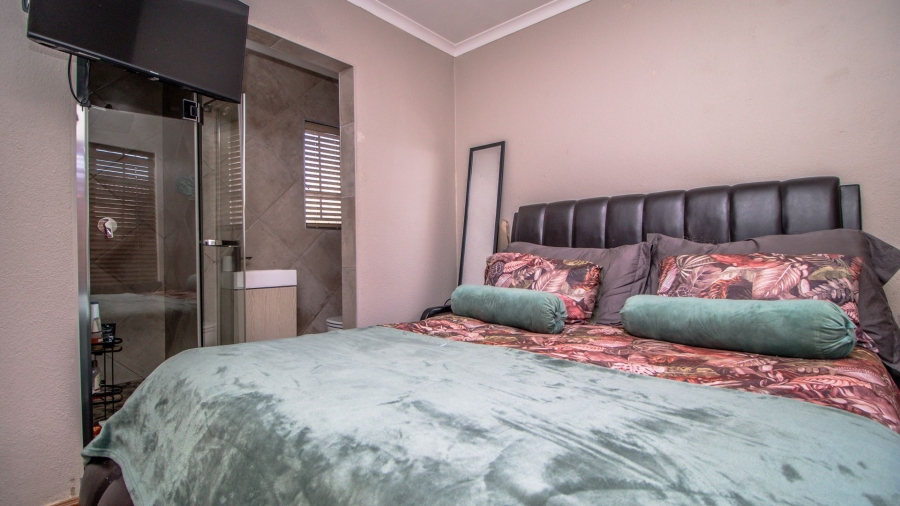 2 Bedroom Property for Sale in Brentwood Gauteng