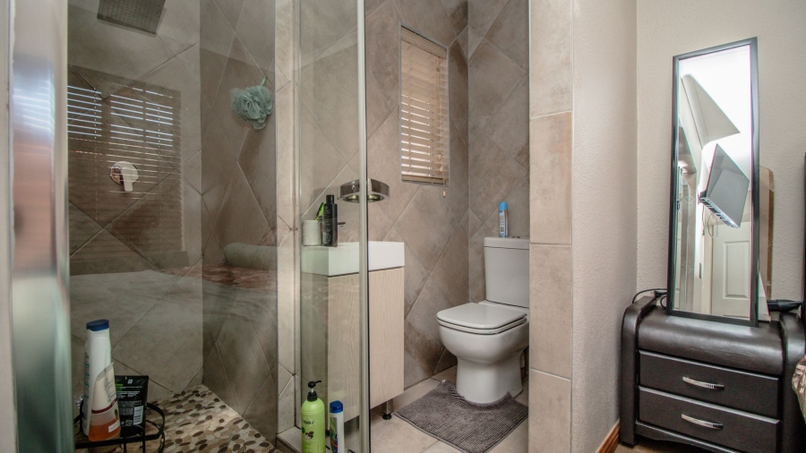 2 Bedroom Property for Sale in Brentwood Gauteng