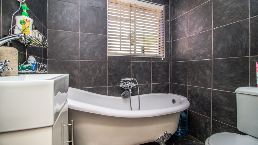 2 Bedroom Property for Sale in Brentwood Gauteng