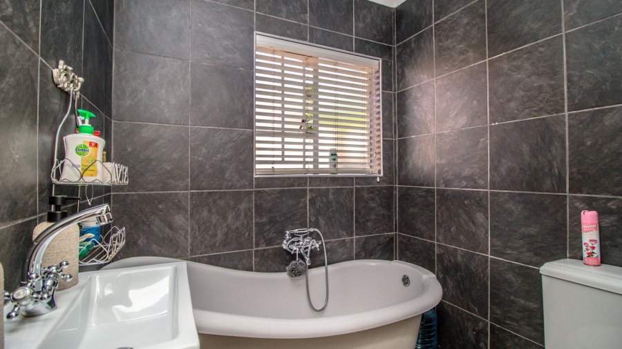 2 Bedroom Property for Sale in Brentwood Gauteng