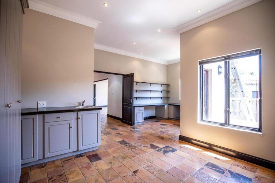 To Let 4 Bedroom Property for Rent in Boardwalk Manor Gauteng
