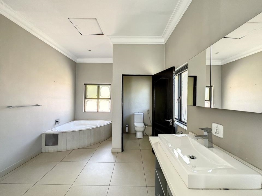 To Let 4 Bedroom Property for Rent in Boardwalk Manor Gauteng
