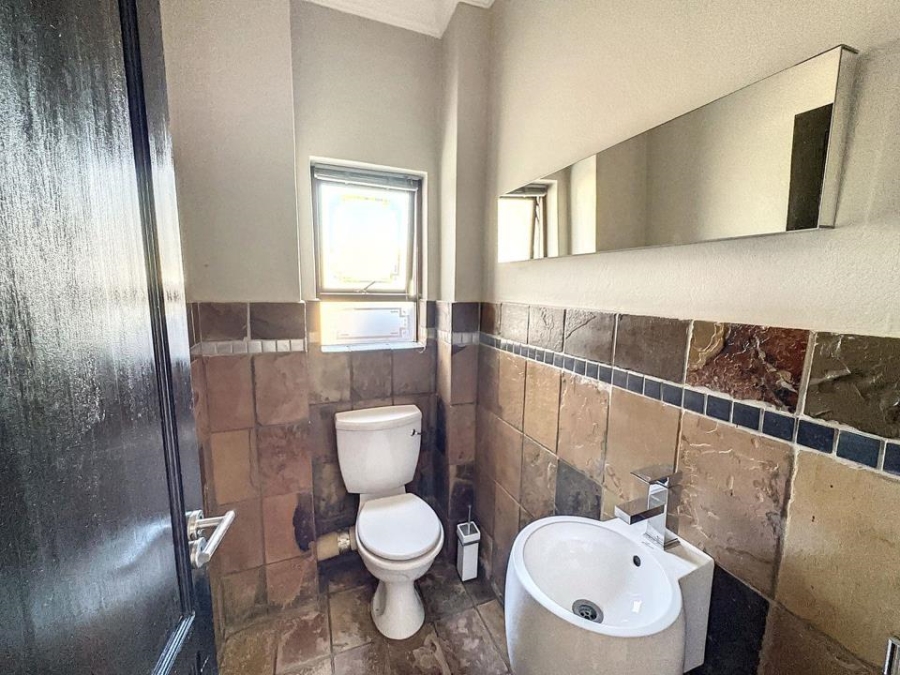 To Let 4 Bedroom Property for Rent in Boardwalk Manor Gauteng