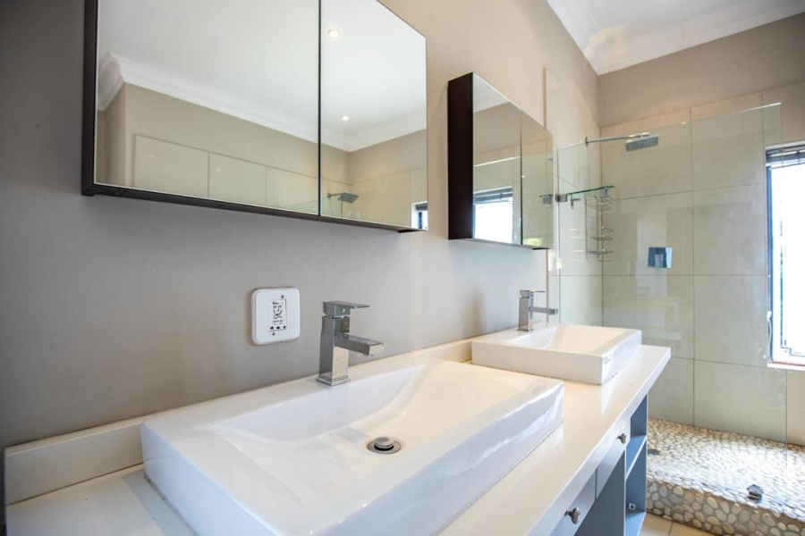 To Let 4 Bedroom Property for Rent in Boardwalk Manor Gauteng