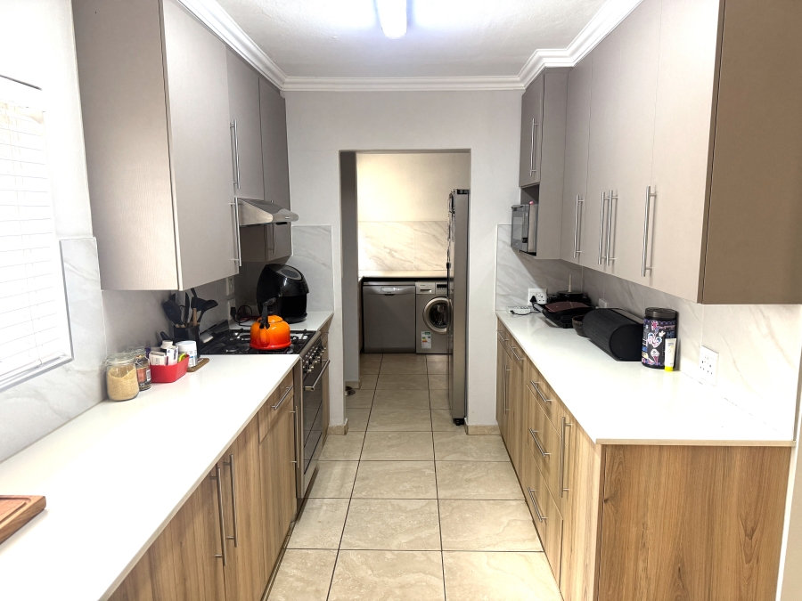 4 Bedroom Property for Sale in Brooklyn Gauteng