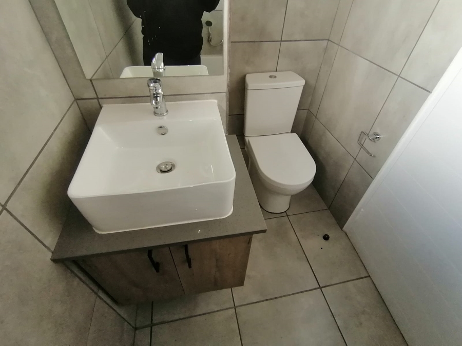 2 Bedroom Property for Sale in Orlando West Gauteng