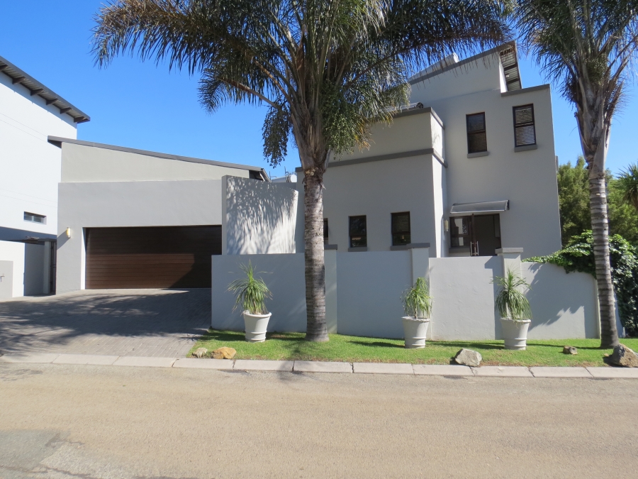 To Let 4 Bedroom Property for Rent in Greenstone Hill Gauteng