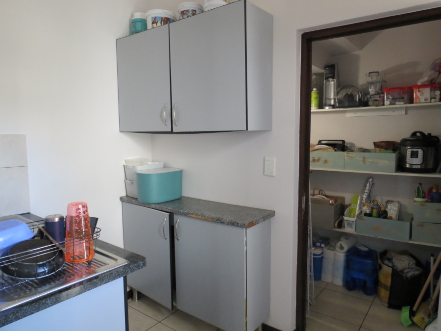 To Let 4 Bedroom Property for Rent in Greenstone Hill Gauteng