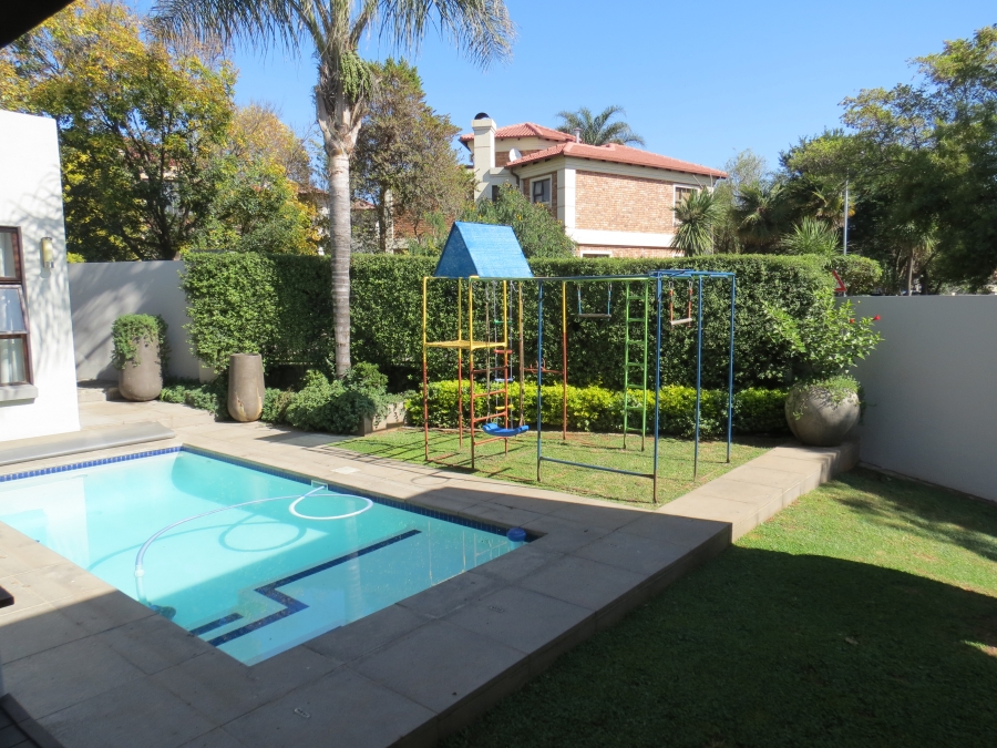 To Let 4 Bedroom Property for Rent in Greenstone Hill Gauteng