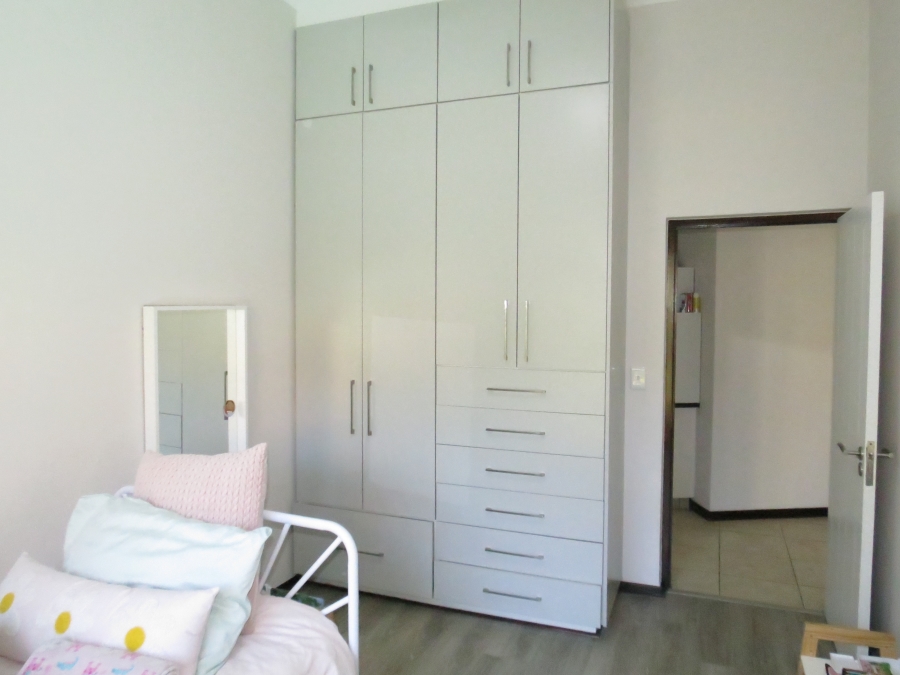 To Let 4 Bedroom Property for Rent in Greenstone Hill Gauteng