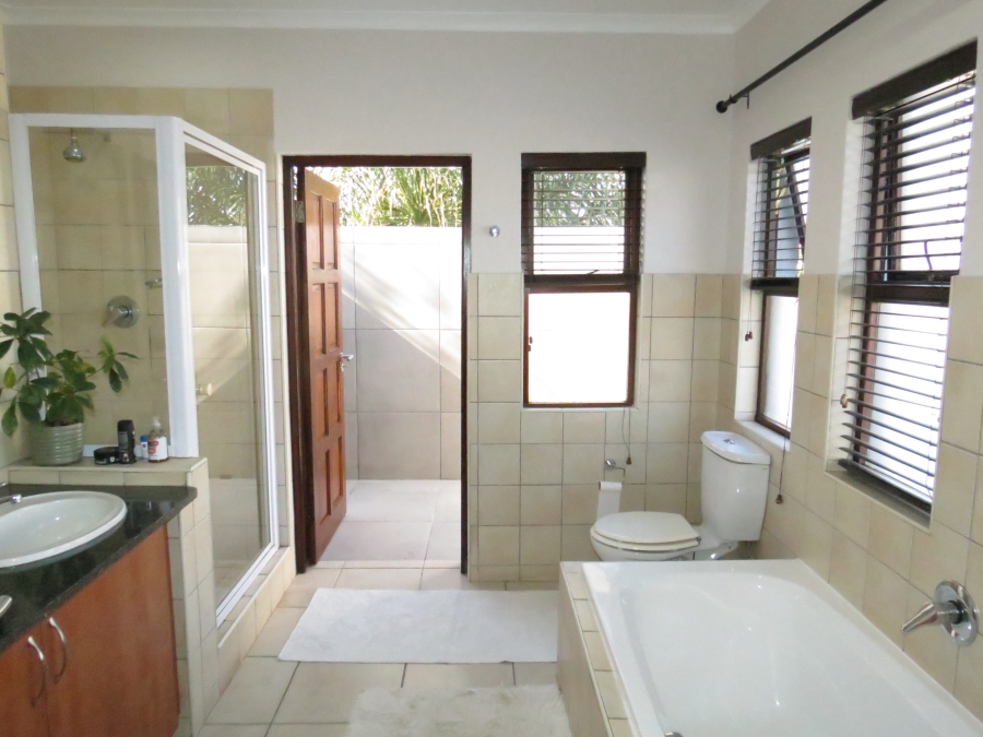 To Let 4 Bedroom Property for Rent in Greenstone Hill Gauteng