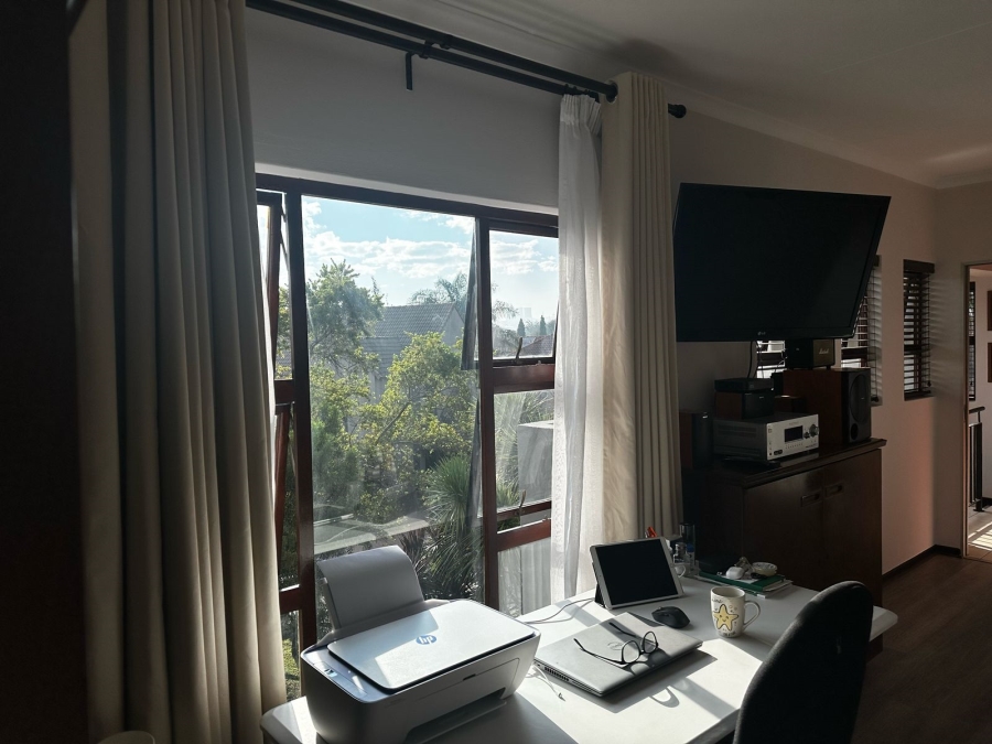 To Let 4 Bedroom Property for Rent in Greenstone Hill Gauteng