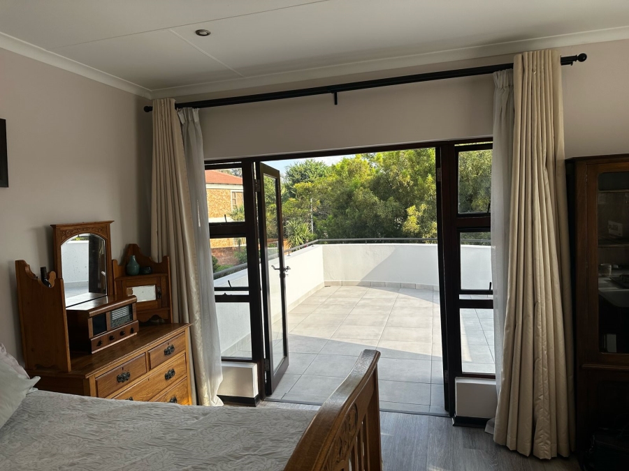 To Let 4 Bedroom Property for Rent in Greenstone Hill Gauteng