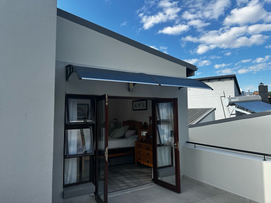 To Let 4 Bedroom Property for Rent in Greenstone Hill Gauteng