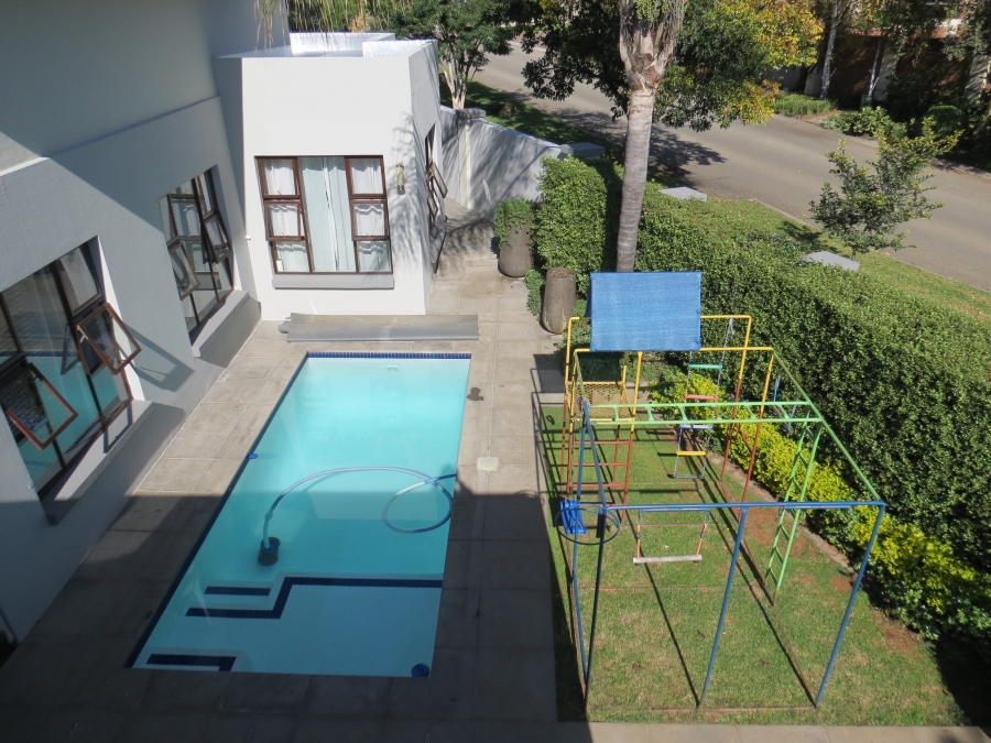 To Let 4 Bedroom Property for Rent in Greenstone Hill Gauteng