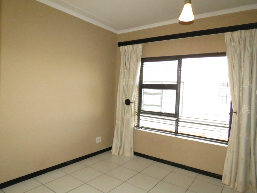 3 Bedroom Property for Sale in Greenstone Hill Gauteng