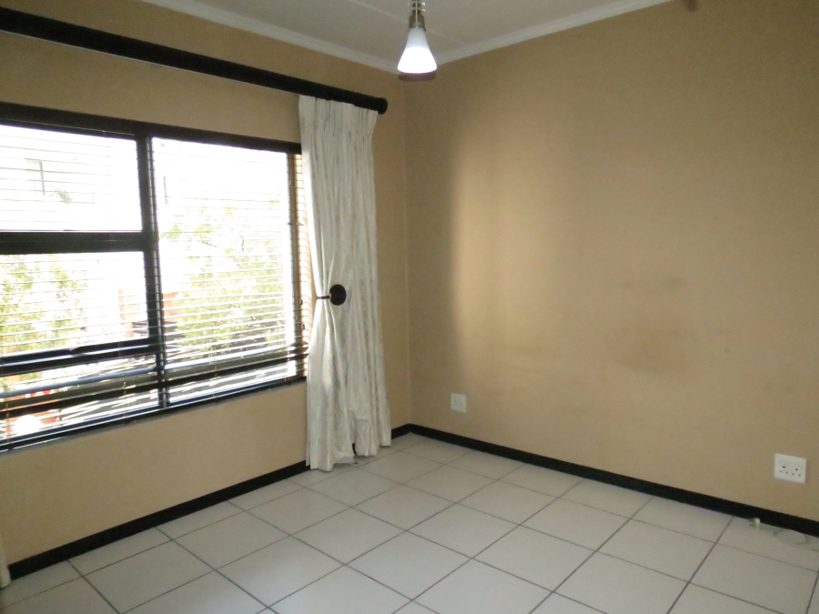 3 Bedroom Property for Sale in Greenstone Hill Gauteng