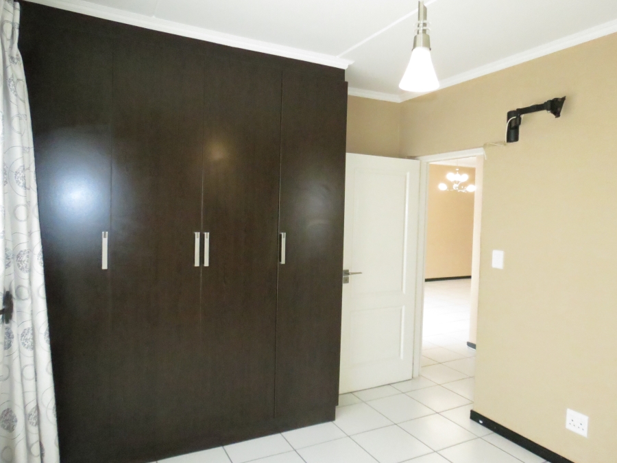 3 Bedroom Property for Sale in Greenstone Hill Gauteng