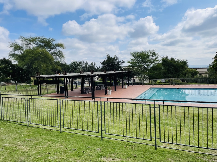 To Let 1 Bedroom Property for Rent in Jackal Creek Golf Estate Gauteng