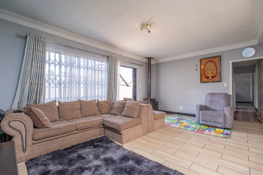 3 Bedroom Property for Sale in Sundowner Gauteng