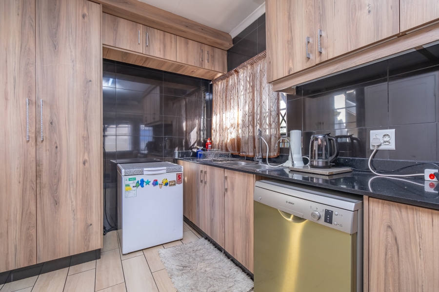 3 Bedroom Property for Sale in Sundowner Gauteng