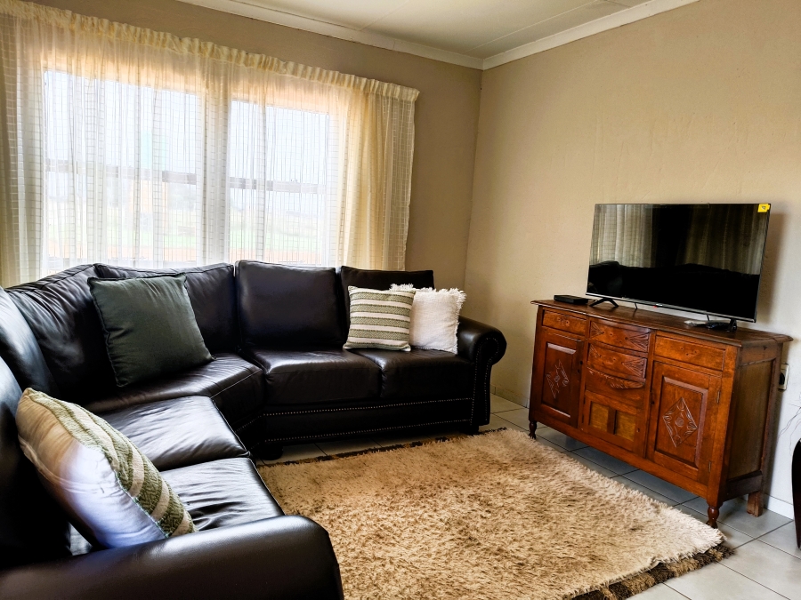 4 Bedroom Property for Sale in Firolaz AH Gauteng