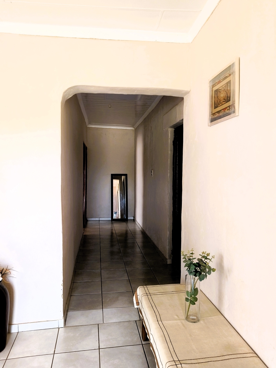 4 Bedroom Property for Sale in Firolaz AH Gauteng