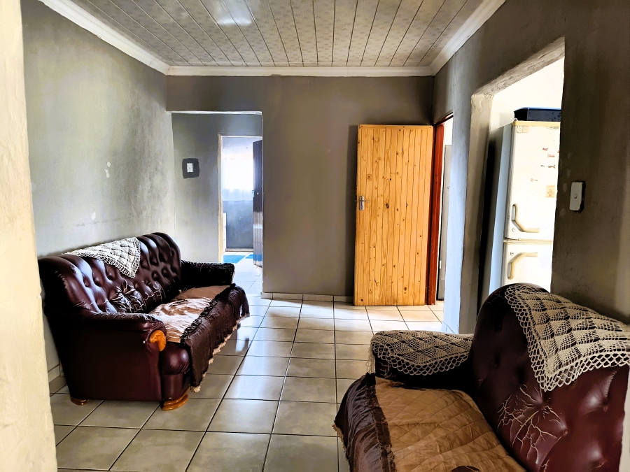 4 Bedroom Property for Sale in Firolaz AH Gauteng