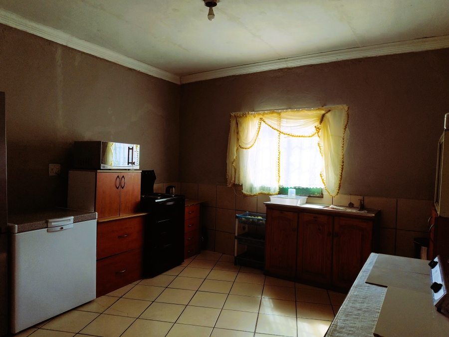 4 Bedroom Property for Sale in Firolaz AH Gauteng