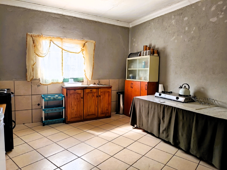 4 Bedroom Property for Sale in Firolaz AH Gauteng