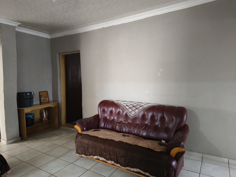 4 Bedroom Property for Sale in Firolaz AH Gauteng