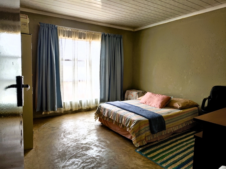 4 Bedroom Property for Sale in Firolaz AH Gauteng